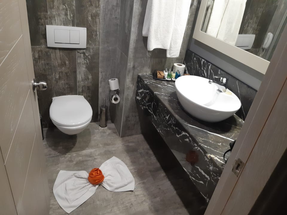 Zimmer Saturn Palace Resort Hotel