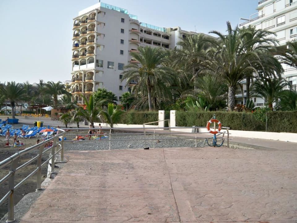 Ansicht aufs Hotel vom Strand aus Bull Dorado Beach & Spa