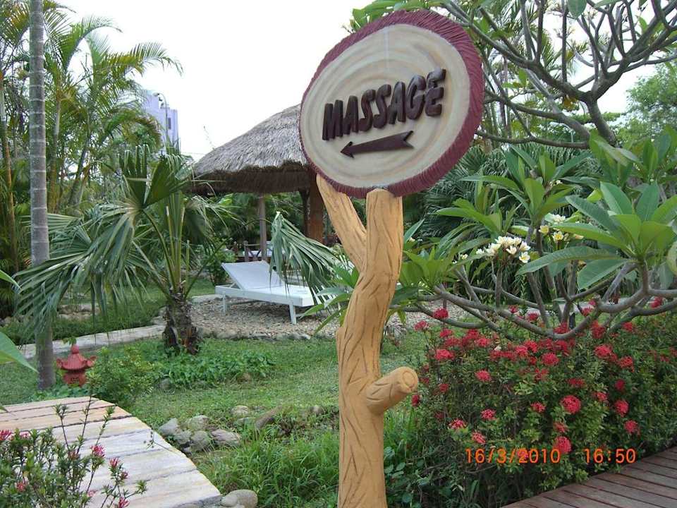 Blick auf einen Teil des Gartens Hotel Huong Giang