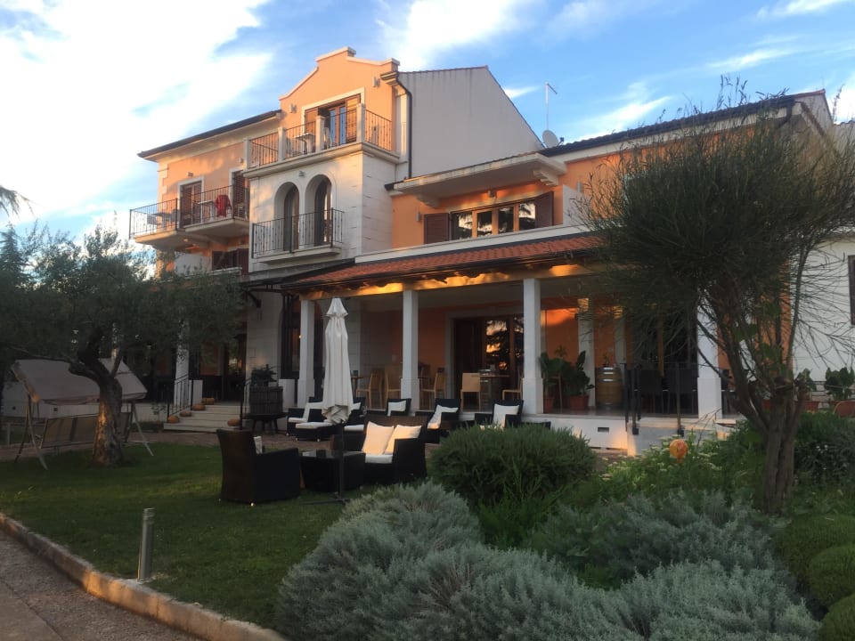 Hoteleingang Villa Dobravac