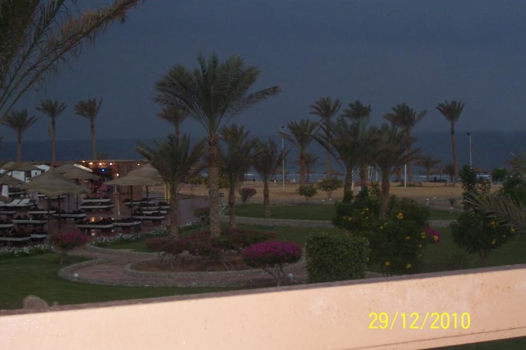 Gewitter Three Corners Sea Beach Resort