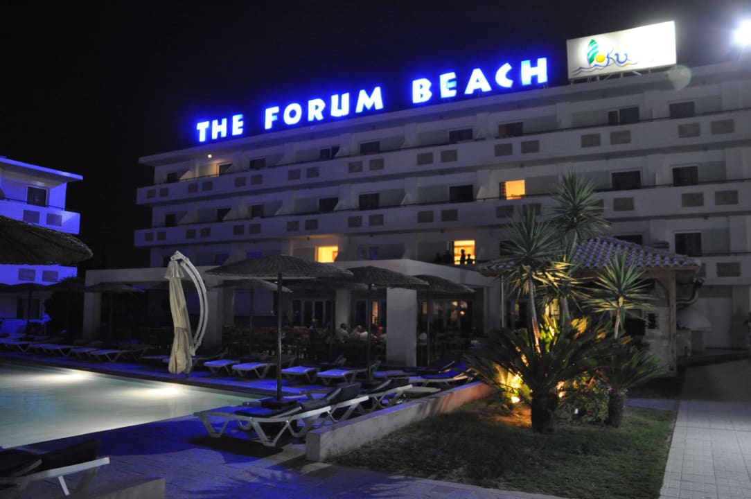 Bei Nacht Dodeca Sea Resort