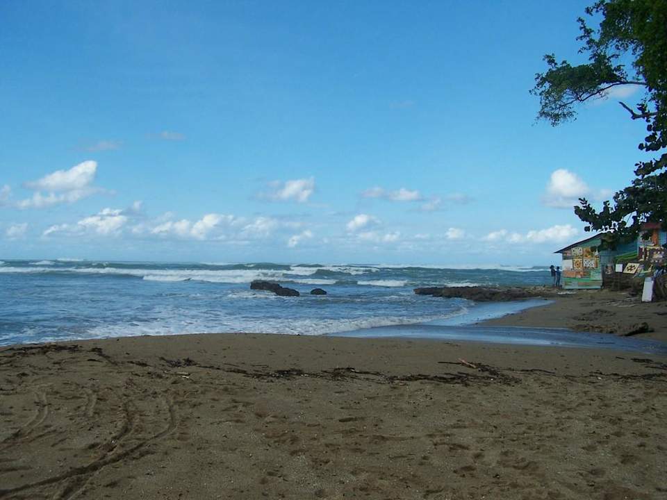 Strand Playabachata Hotel