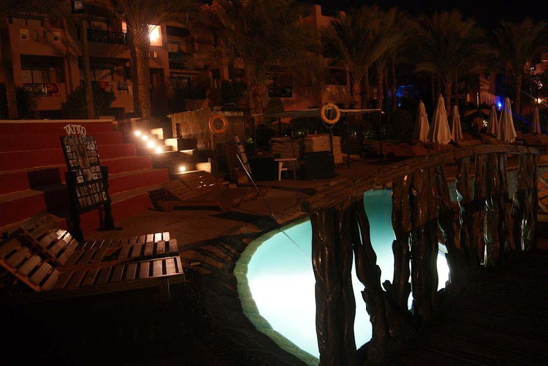 Hotel z ogrodu Rehana Sharm Resort Aqua Park & Spa