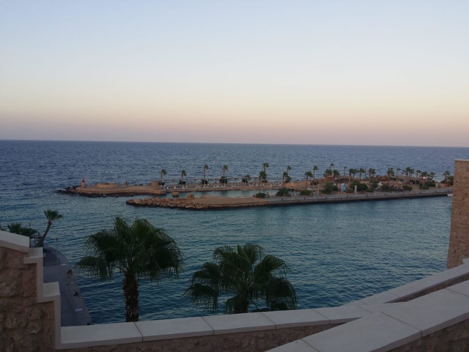 Ausblick auf den eigenen Meerespool Pickalbatros Citadel Resort