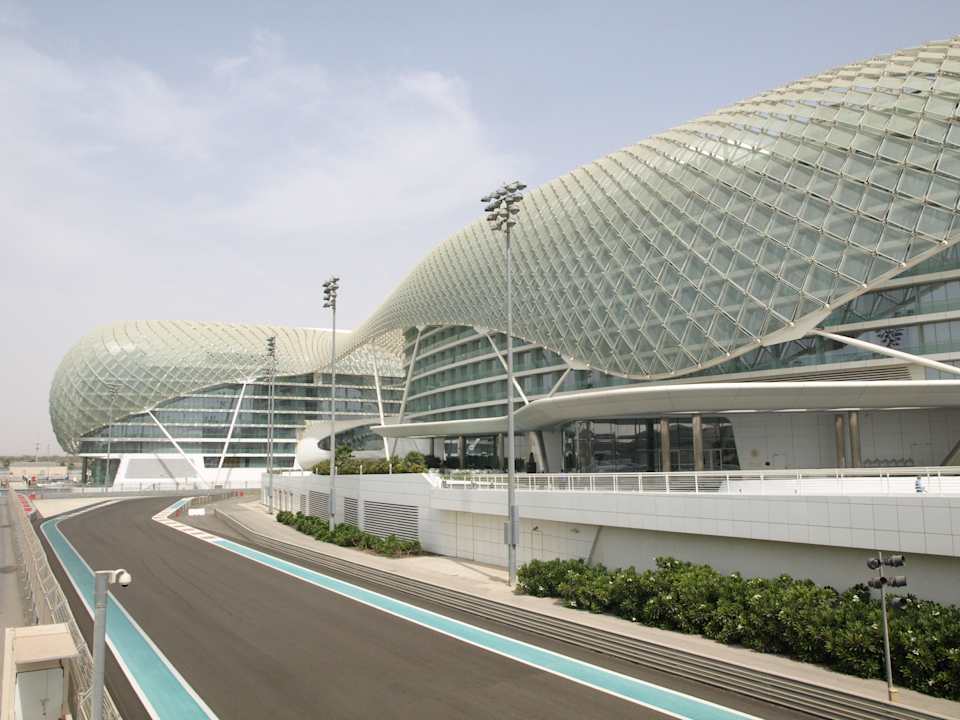 Haupteingang W Abu Dhabi - Yas Island