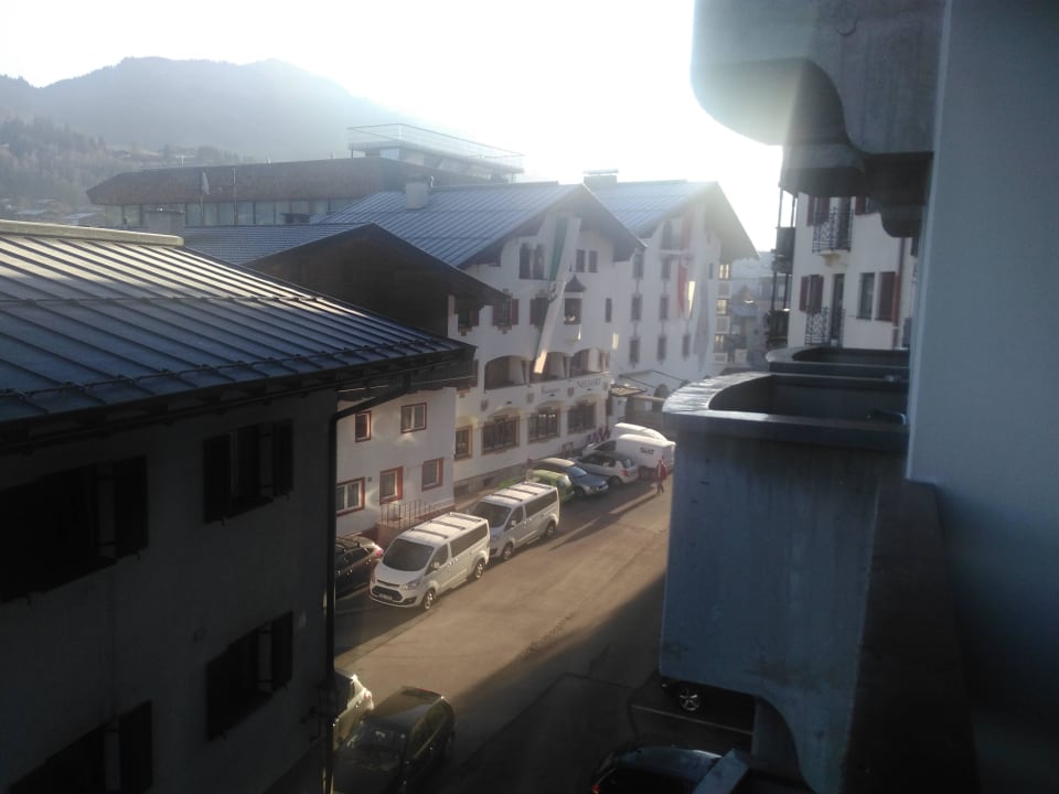 Blick zur Straße Q! Hotel Maria Theresia