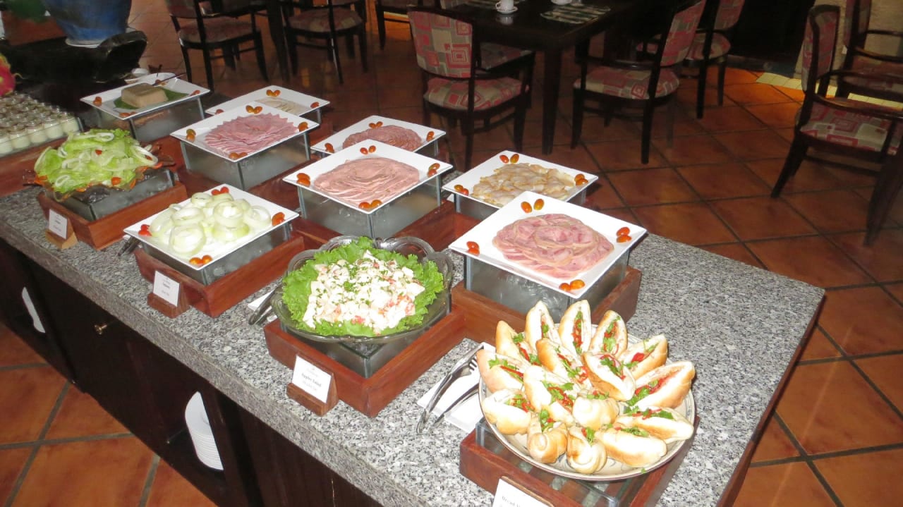 Gastro Pandanus Resort