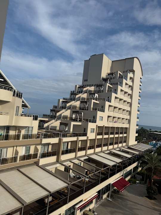 Außenansicht Saturn Palace Resort Hotel