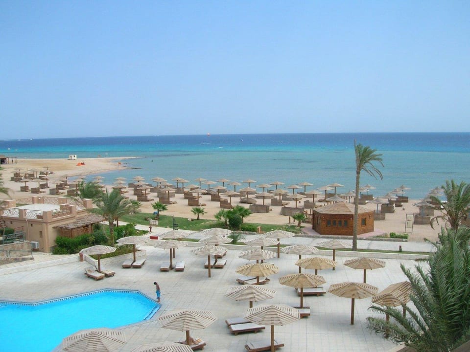 Widok na plażę i basen Imperial Shams Abu Soma