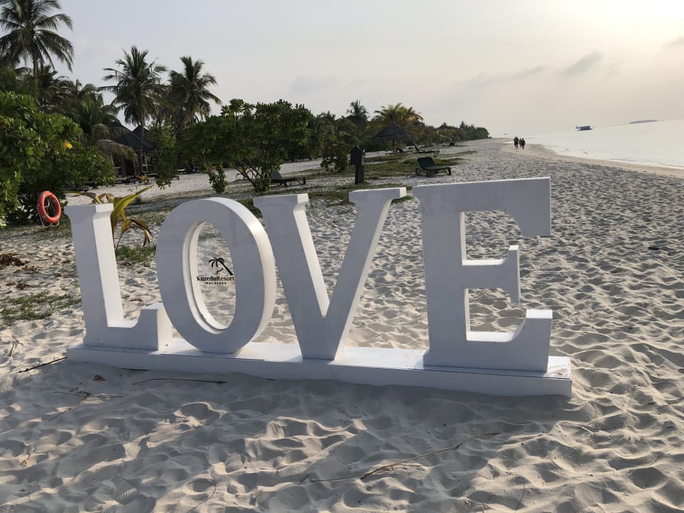 Strand Kuredu Island Resort & Spa