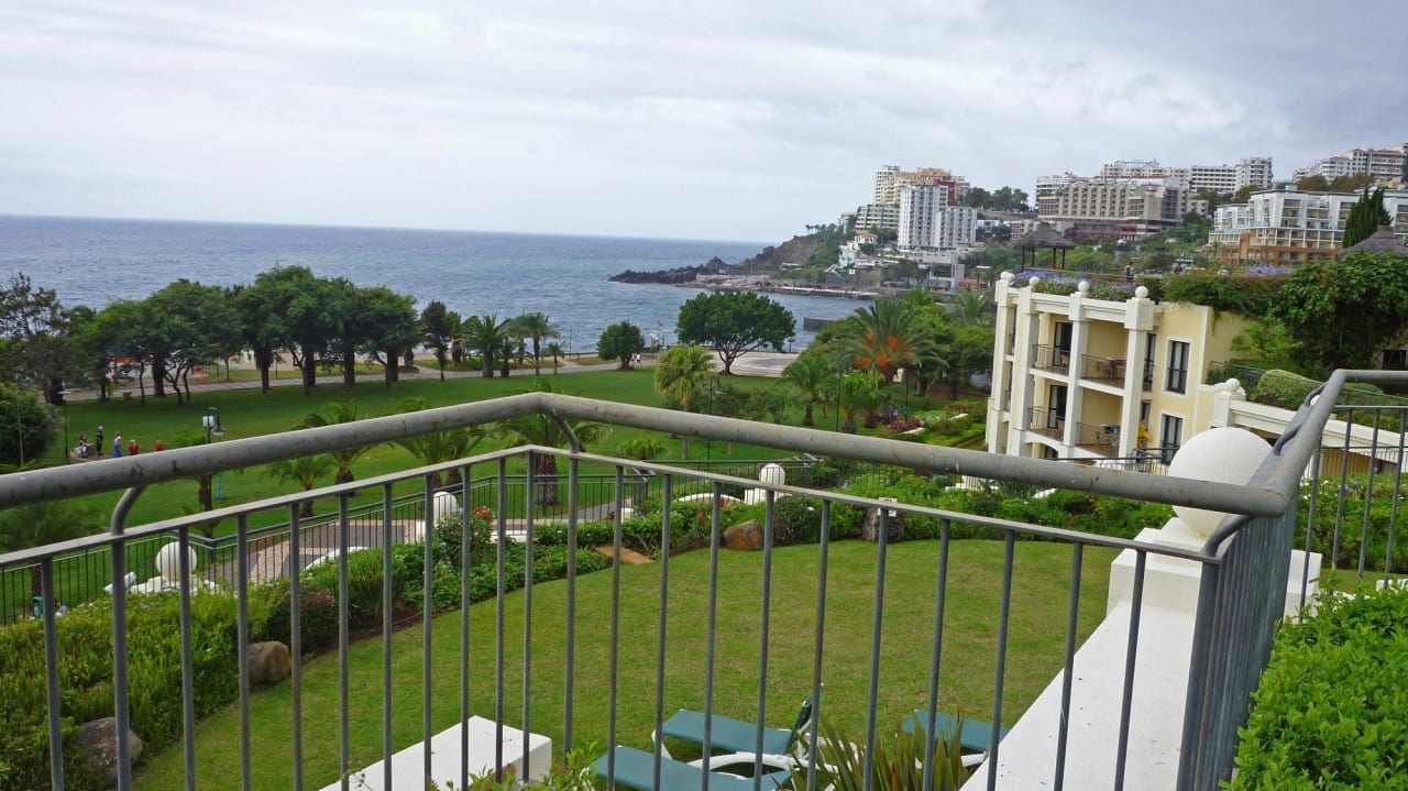 Blick von äußerster Liegeterrasse Hotel Porto Mare - PortoBay