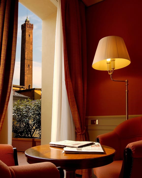 Vista sulla Torre Asinelli Hotel Corona d' Oro