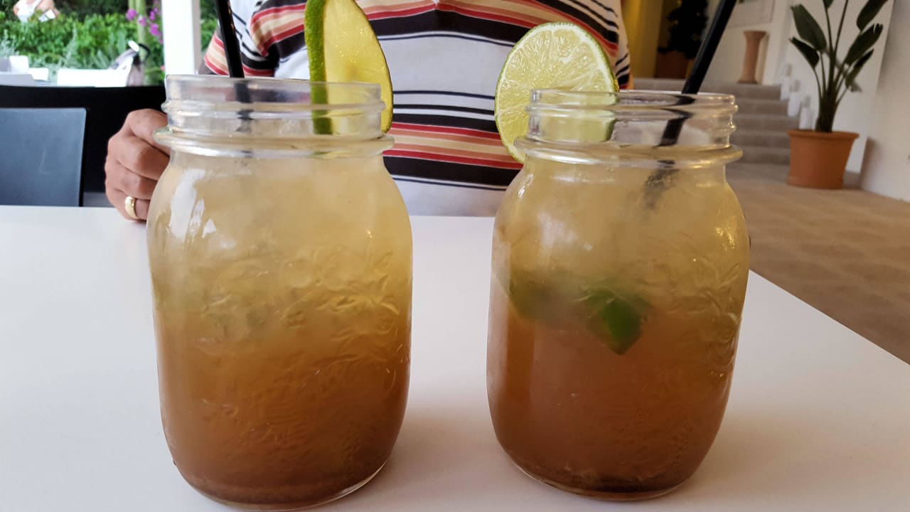 Leckere Caipirinhas originell serviert Prinsotel La Pineda