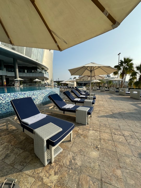 Pool Conrad Abu Dhabi Etihad Towers