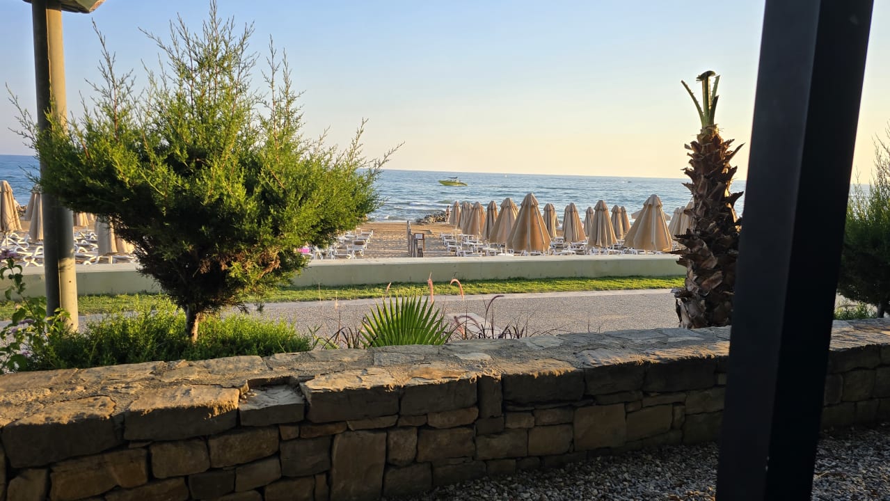 Strand Melas Resort Hotel