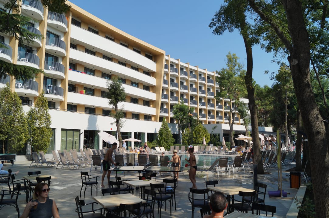 Hotelanlage von der Poolbar aus HVD Club Bor