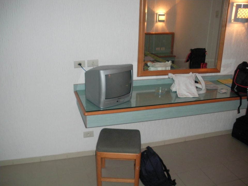 TV im Zimmer Calimera Yati Beach