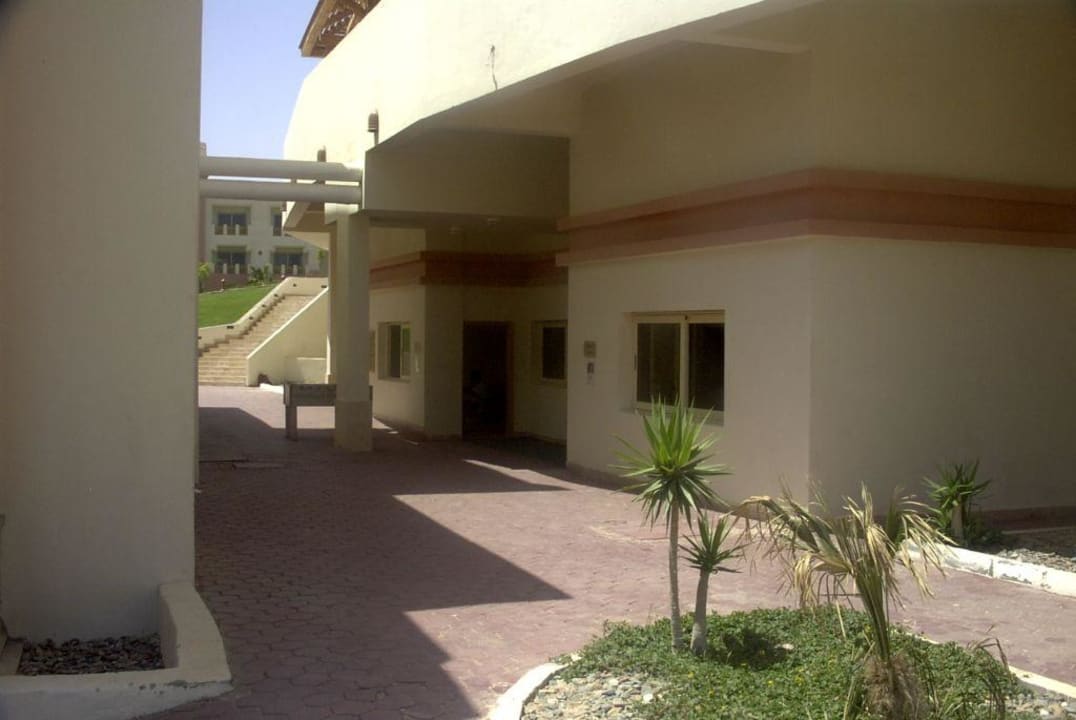 Kicker, Billiard, und Kinderclub Serenity Alpha Beach