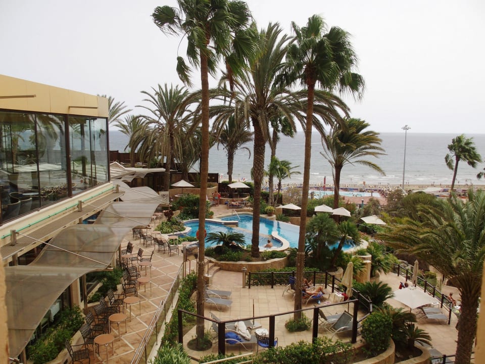 Oberer Pool im 6. Stock Corallium Dunamar by Lopesan Hotels