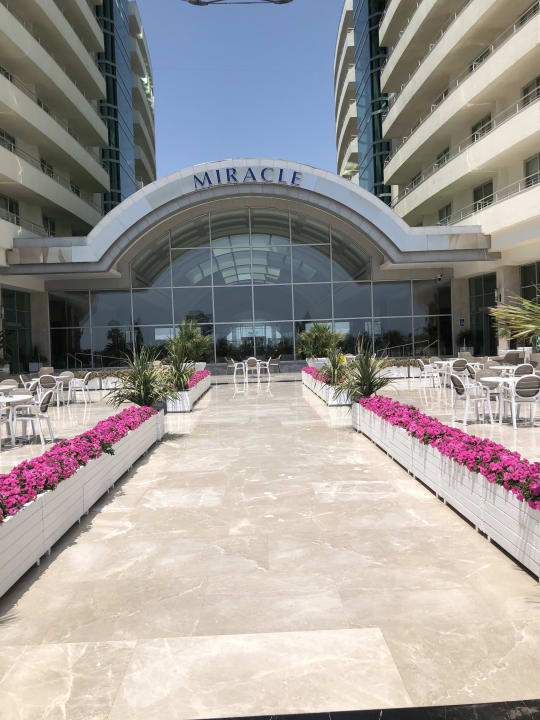 Außenansicht Hotel Miracle Resort