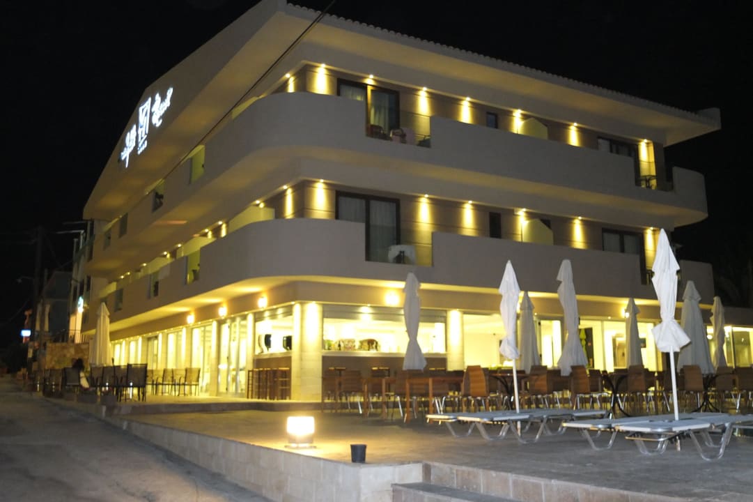 Hotel nocą Gardelli Resort Art Hotel