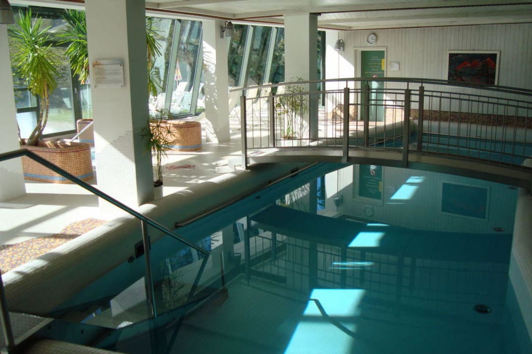 Hallenbad Innenpool Familienhotel Sonngastein