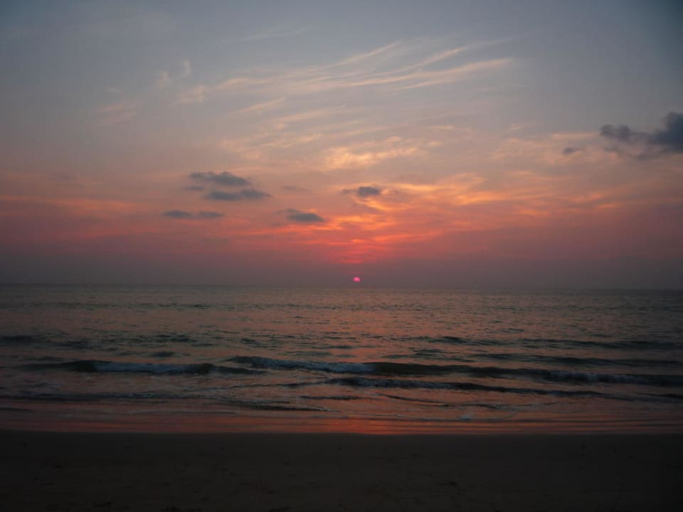 Sonnenuntergang am Hotel Strand Khaolak Orchid Beach Resort