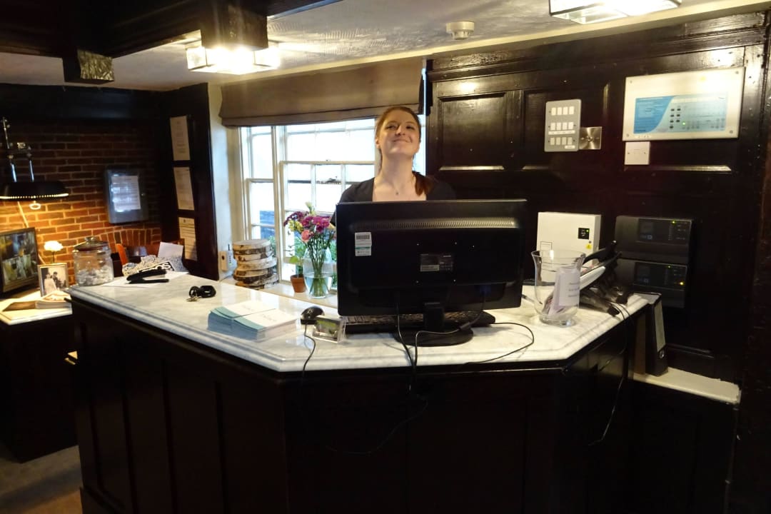 Rezeption Hotel The Talbot Inn