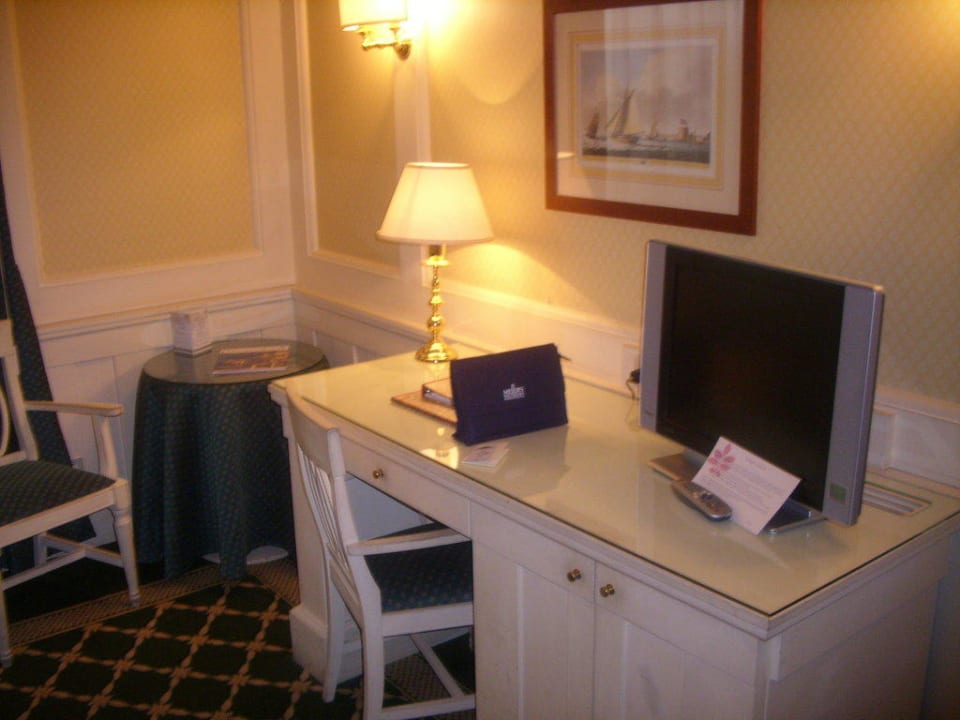 Doppelzimmer mit LCD TV Europa Hotel Design Spa 1877