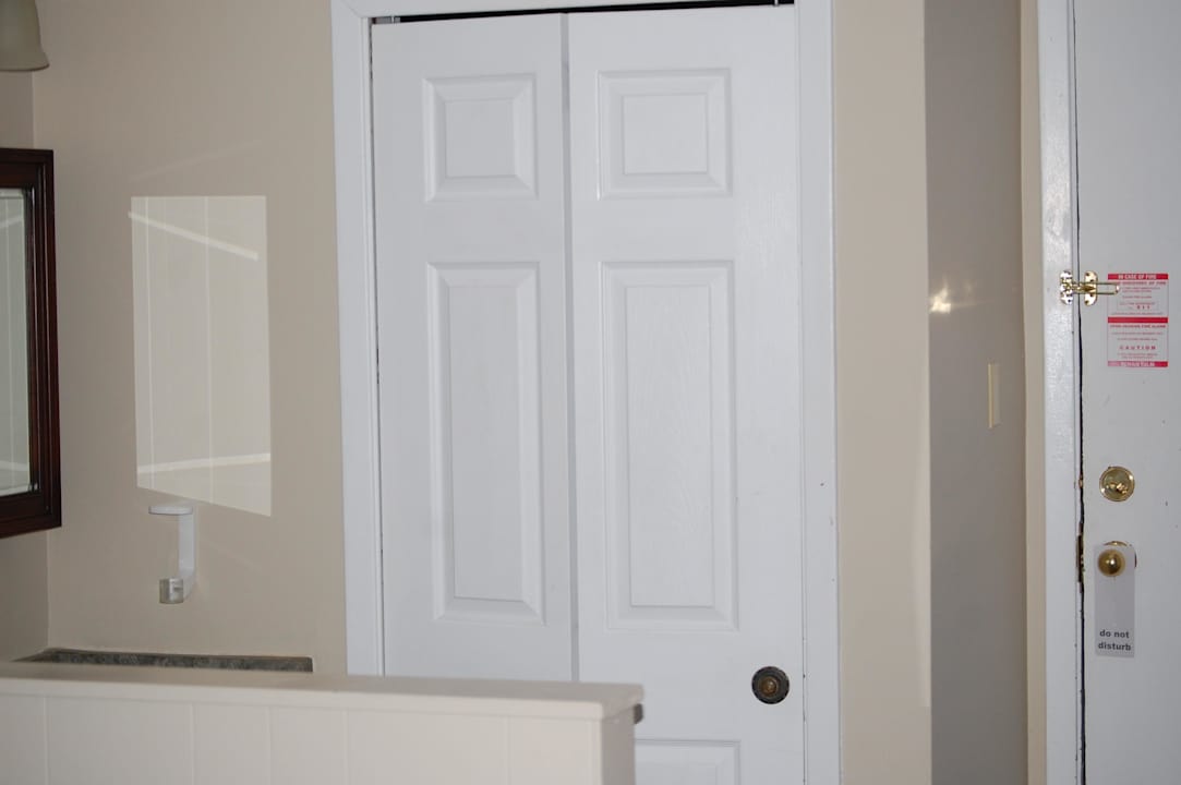 Schrank Hotel Inn at the Falls