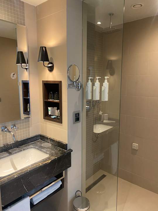 Zimmer Skopje Marriott Hotel