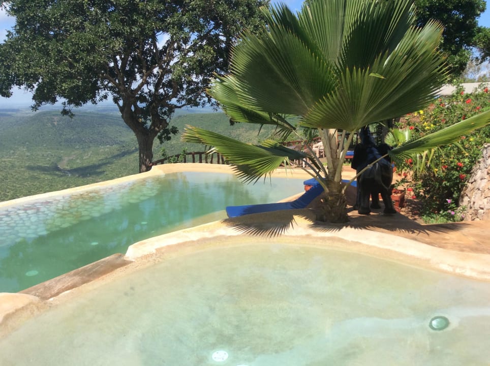 Pool mit Wirlpool Shimba Hills Green Safari Lodge