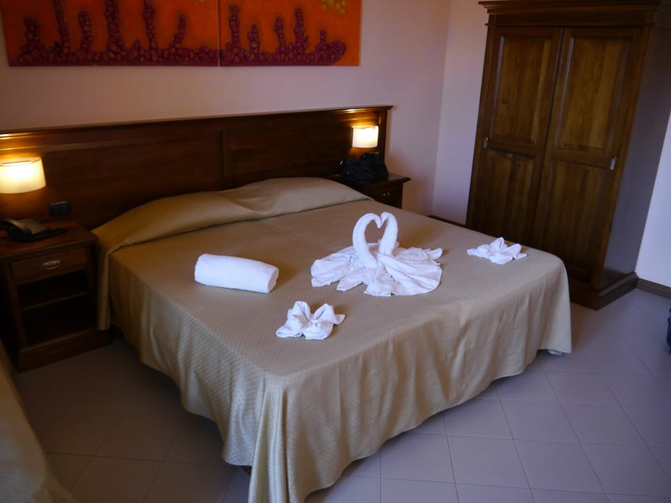 Unser Zimmer bei Ankunft im Hotel Tropis Hotel