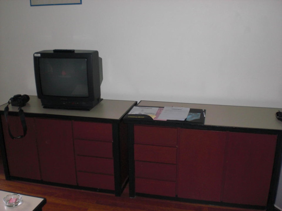 Einrichtung mit Fernseher Hotel Strawberry Park Resort