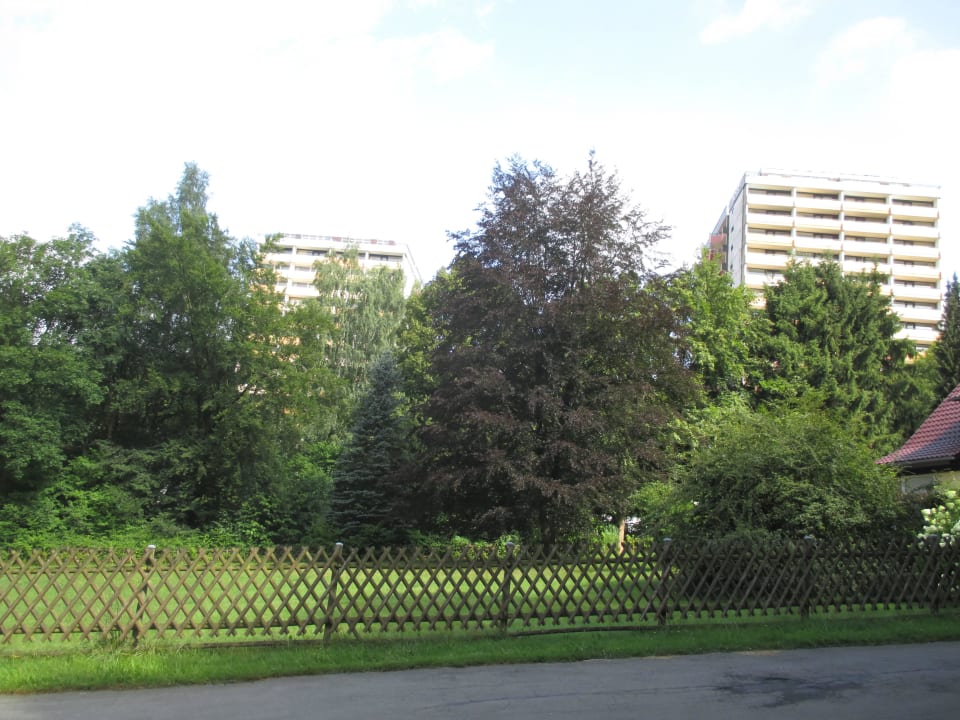Seitlicher Blick auf's Hotel Panoramic - Ihr Apartmenthotel im Harz