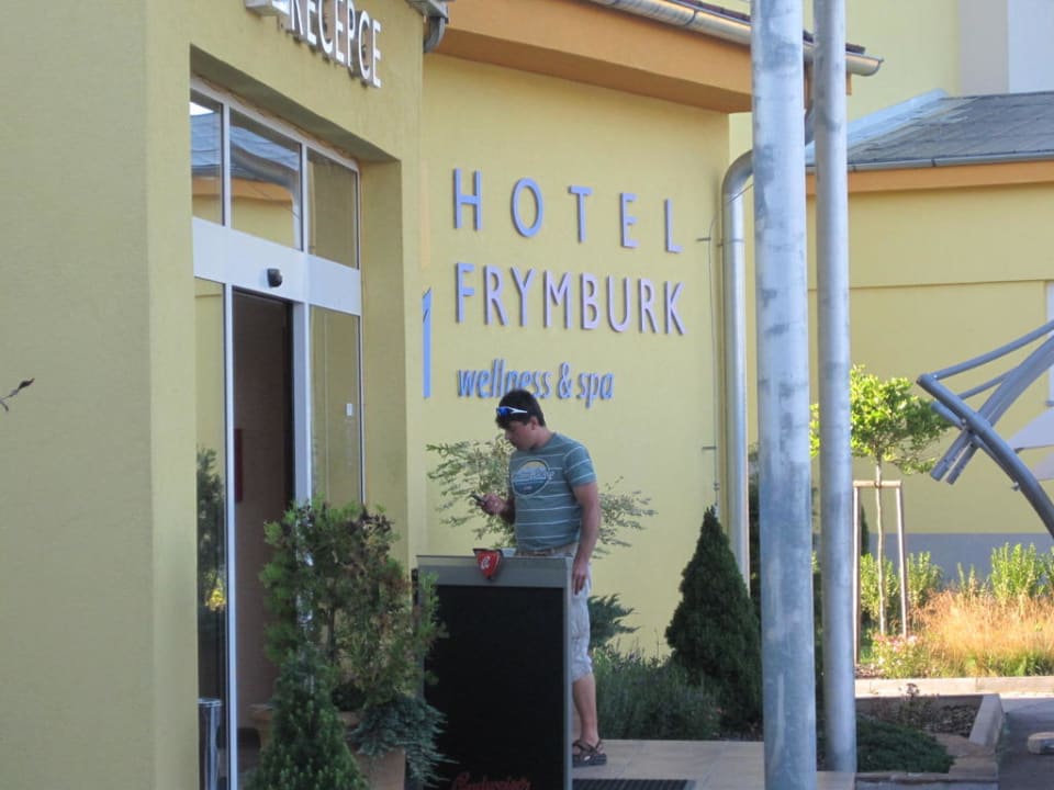 Hoteleingang Wellness Hotel Frymburk