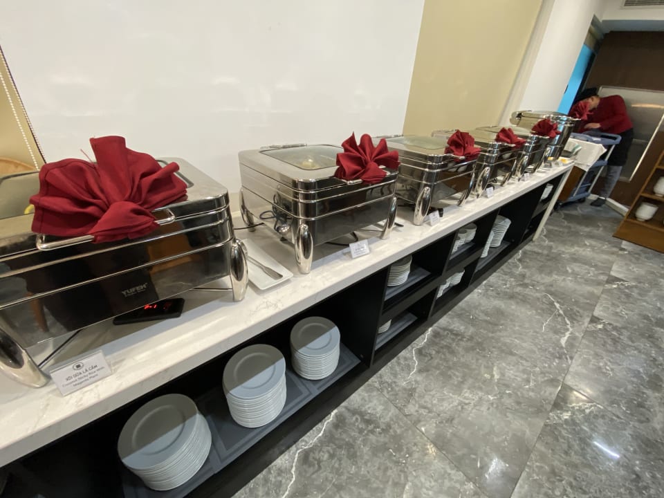 Gastro Mercy Emerald Hotel