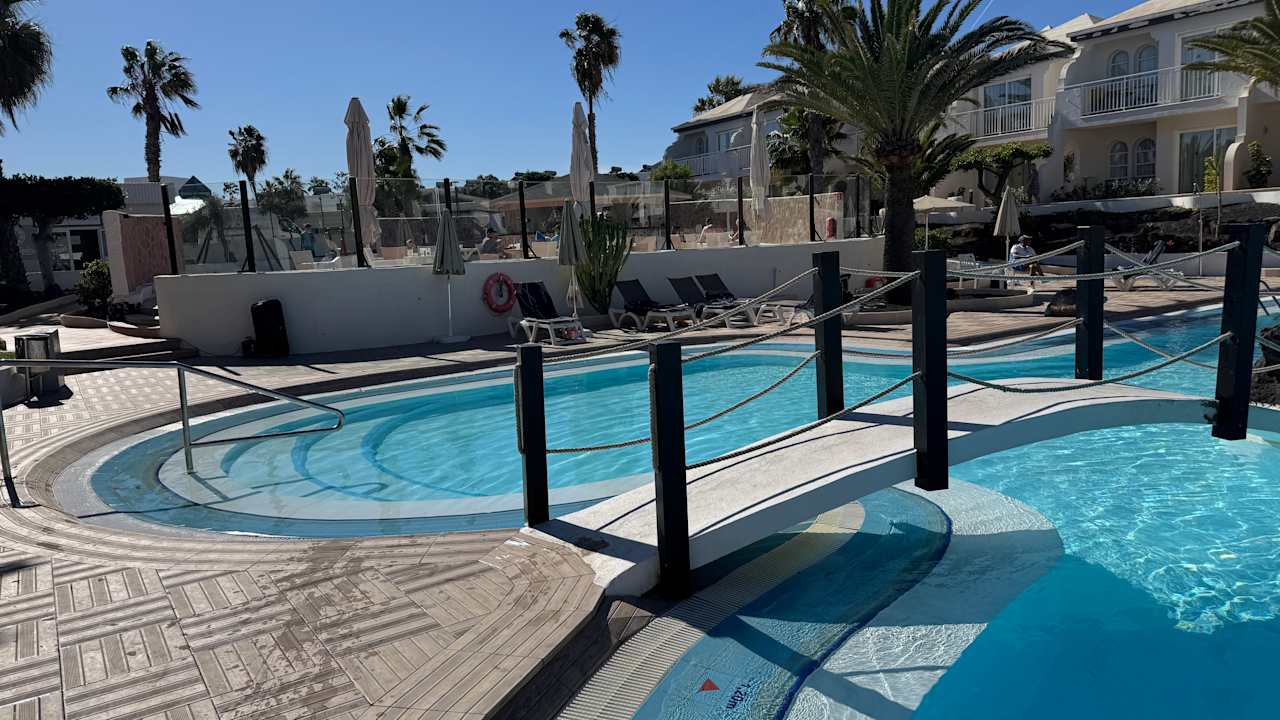 Pool H10 Ocean Suites