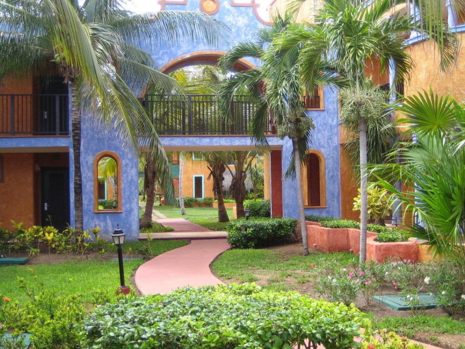 Außenansicht der Gebäude Catalonia Playa Maroma