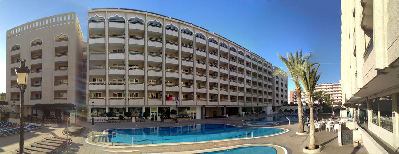 Poolbereich Panorama Kn Columbus Aparthotel