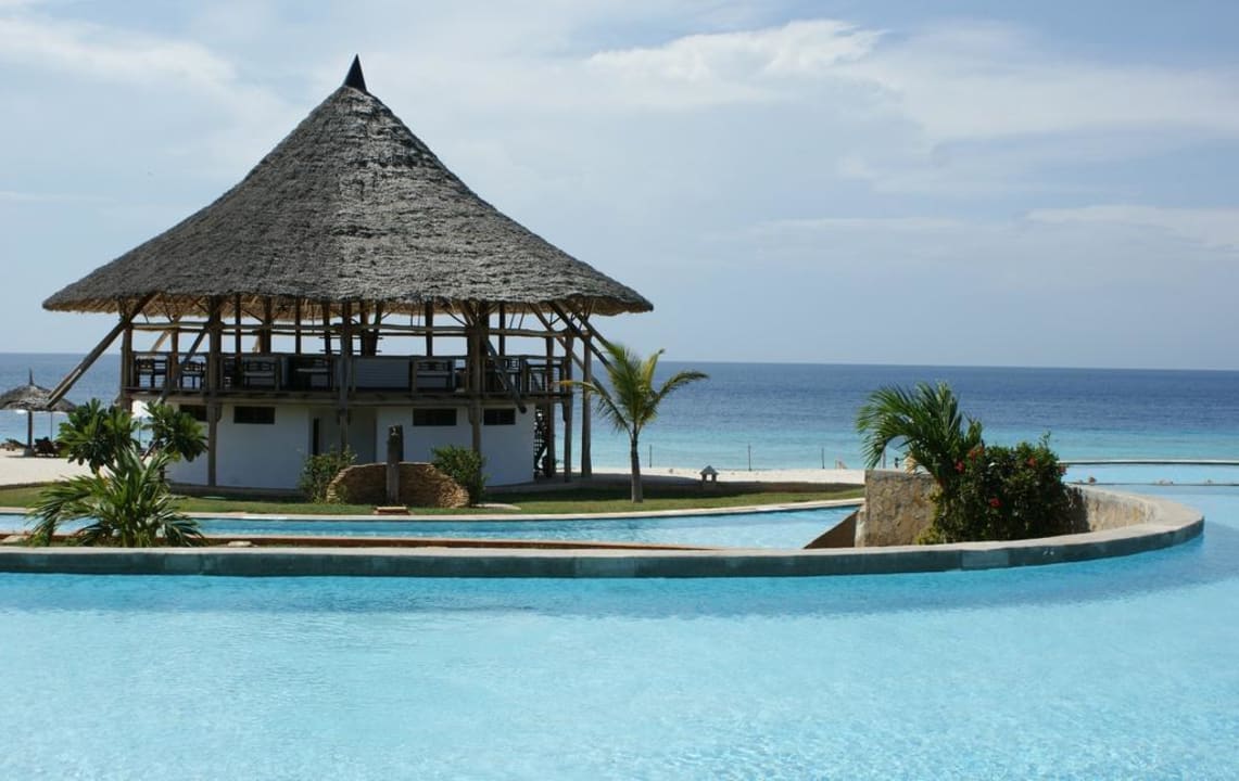 Blick zur Beachbar Royal Zanzibar Beach Resort