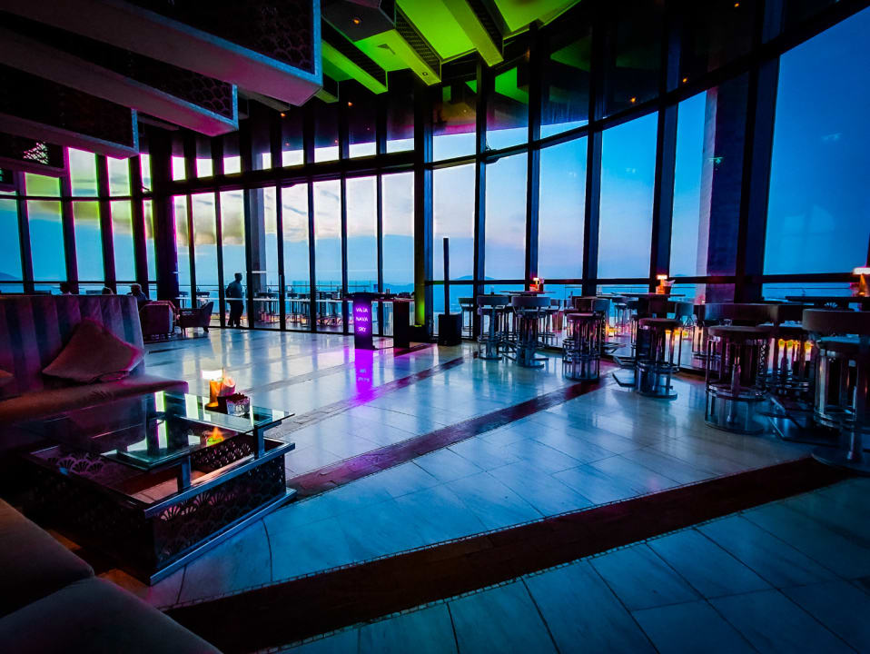 Gastro Holiday Inn Resort Vana Nava Hua Hin