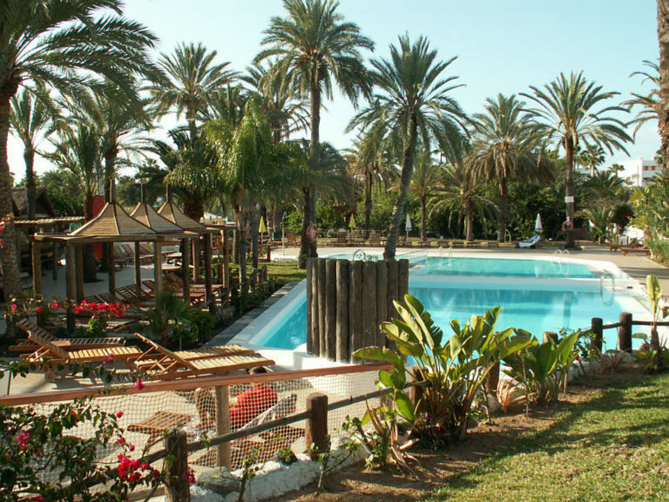 Pool in Miraflor Suite HL Miraflor Suites Hotel