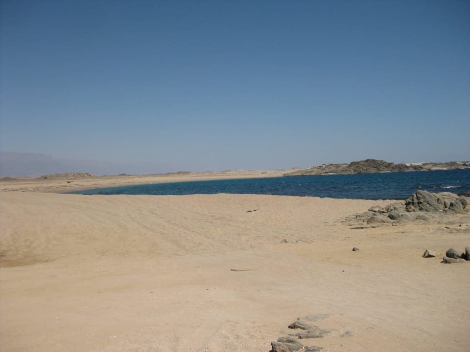 Badebucht in der Nähe des Hotels beim Süßwassersee Wyndham Garden Salalah Mirbat