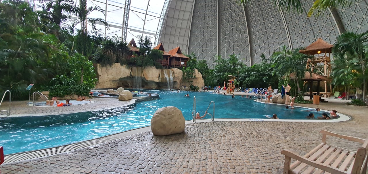 Pool Tropical Islands Resort