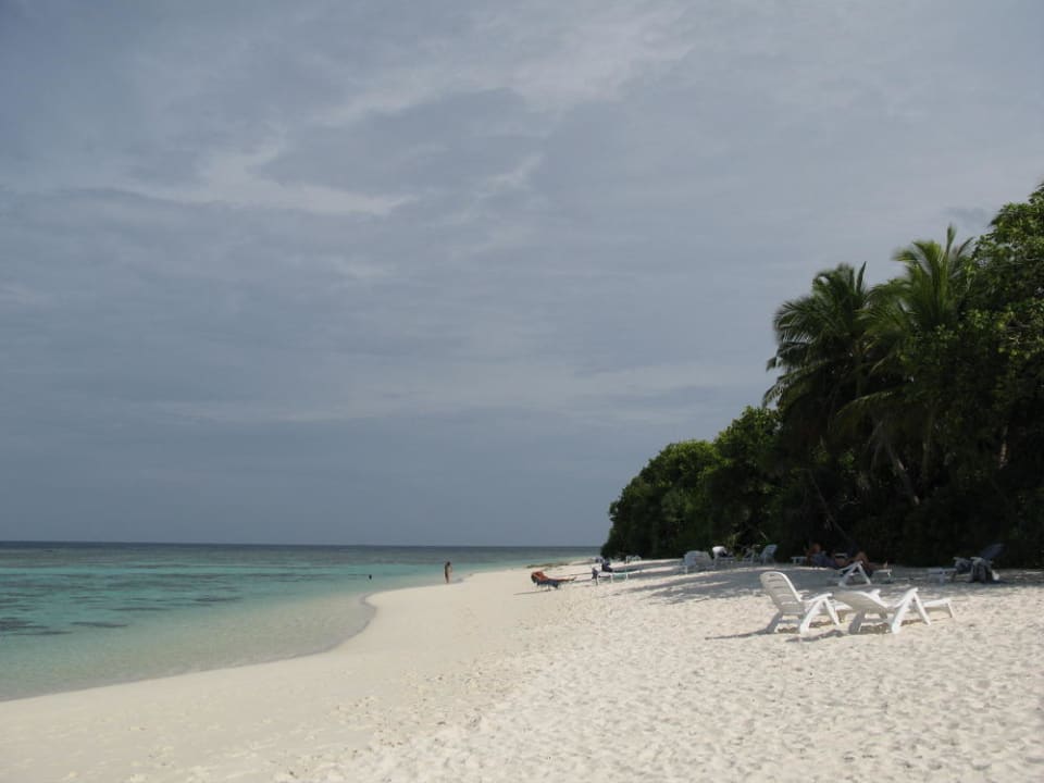 Strand im Süd-Osten Madoogali Resort