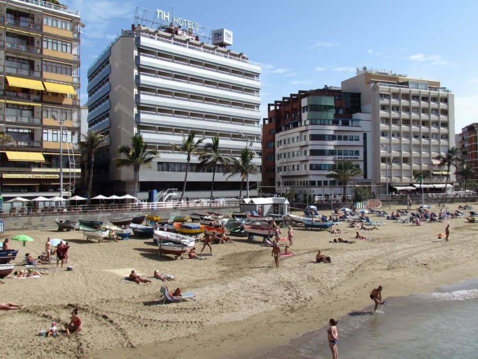 Beach and Hotel NH Imperial Playa