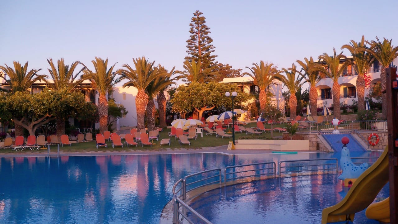 Poollandschaft TUI SUNEO Chrissi Amoudia