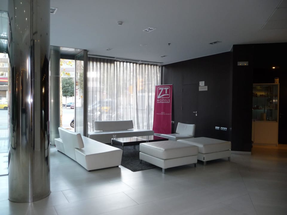 Eingangs- bzw. Wartebereich Hotel & Spa Villa Olimpic@ Suites